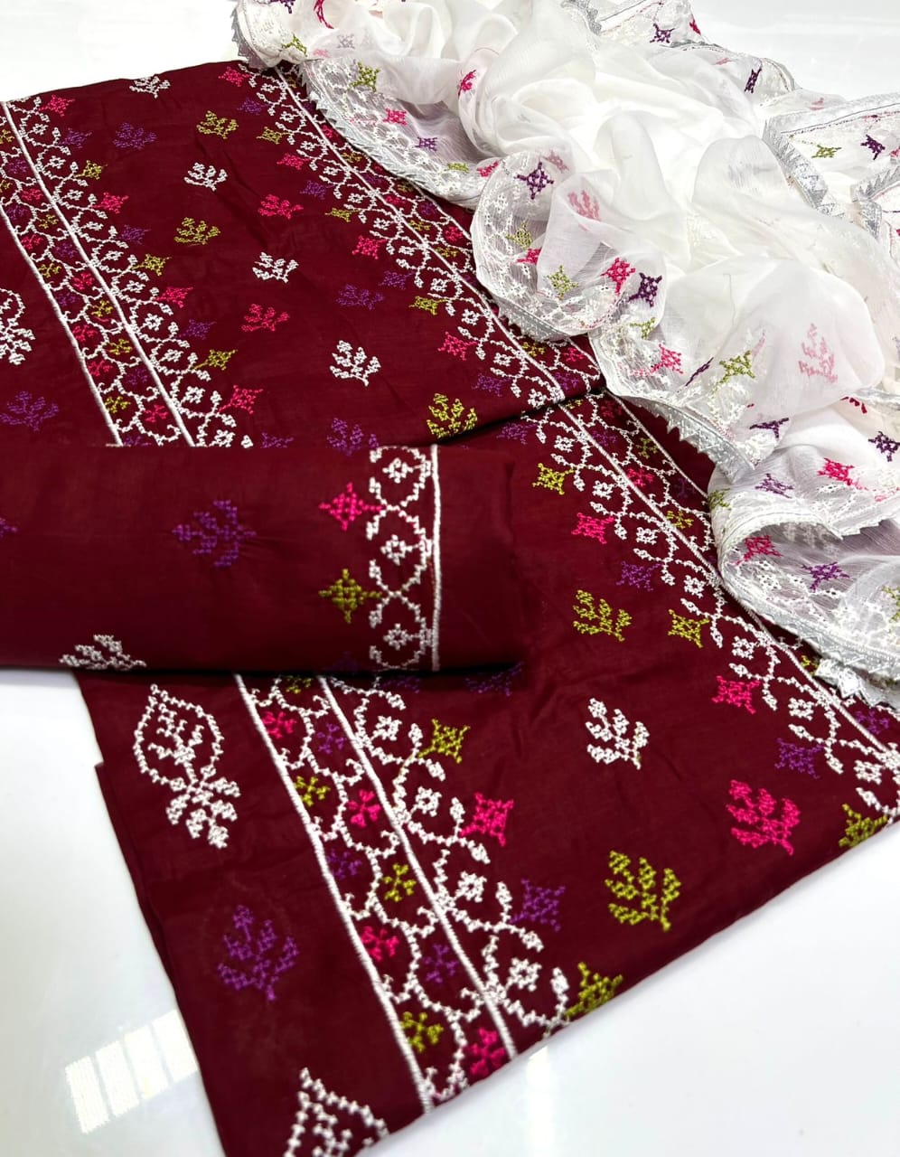 LAAJ LAWN MULTI EMBROIDERED LAWN 3PC SUIT