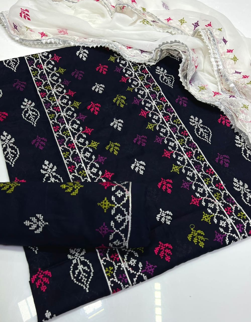 LAAJ LAWN MULTI EMBROIDERED LAWN 3PC SUIT