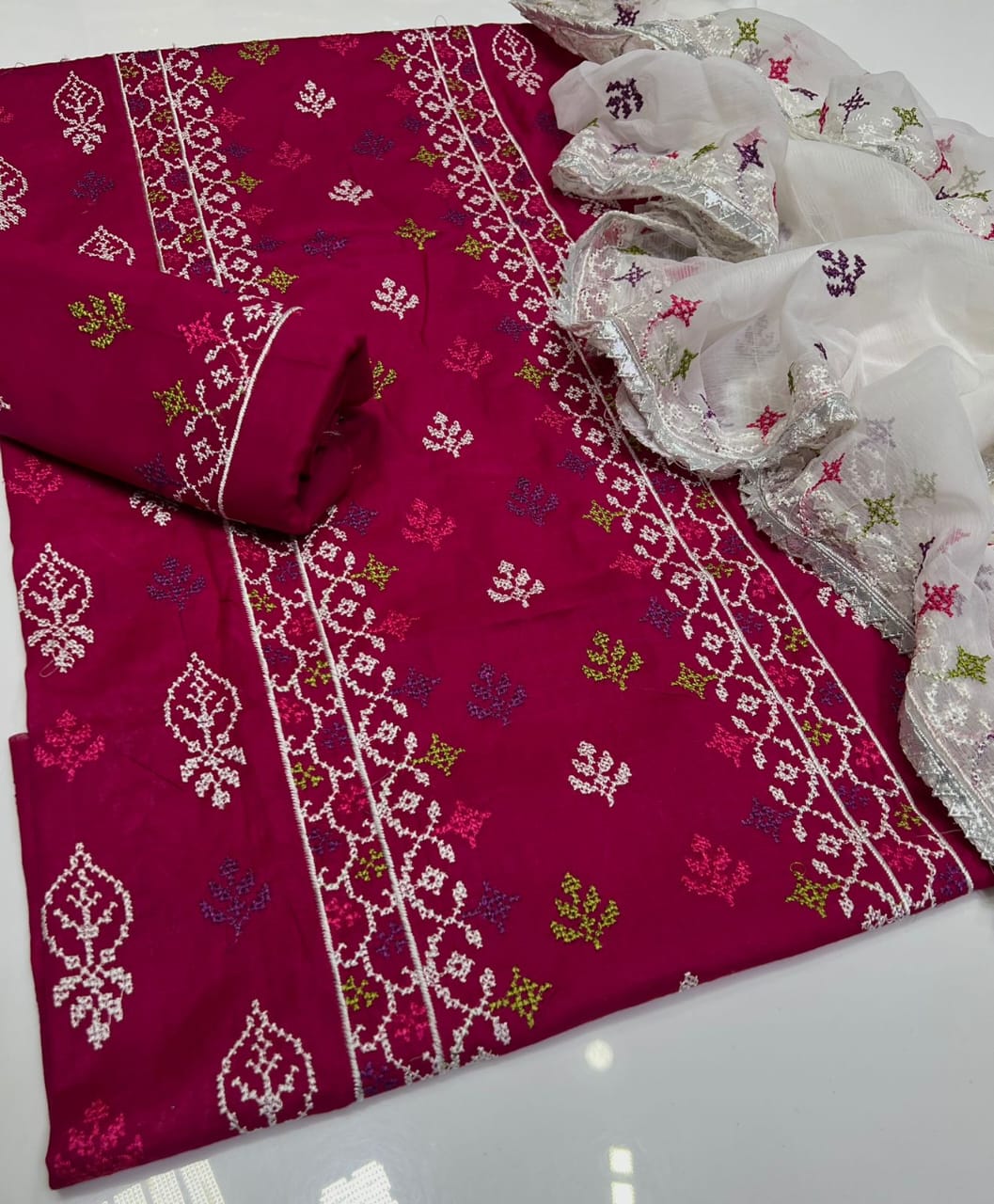 LAAJ LAWN MULTI EMBROIDERED LAWN 3PC SUIT